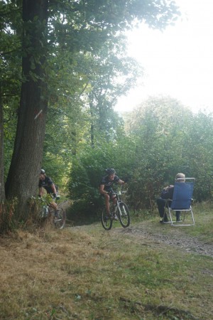 De laatste klimmetje van de dag, voor checkpoint 2 in Vaals